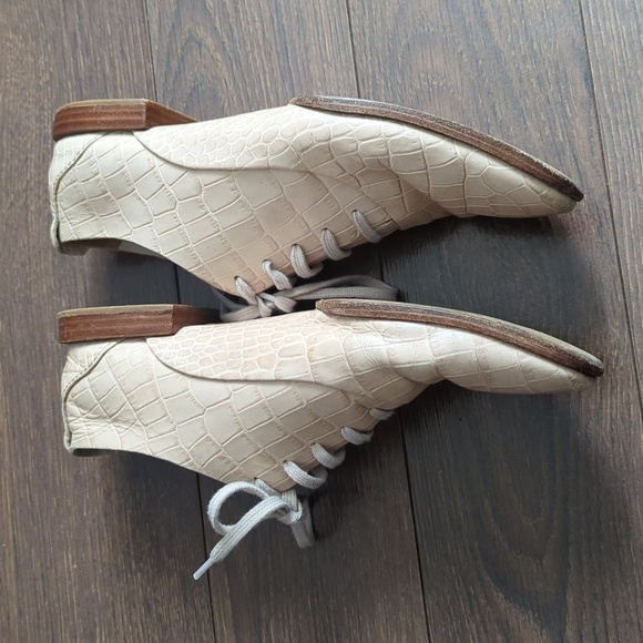Alexander Wang Beige Croc Embossed Leather Ingrid Lace Up Oxfords - Picture 7 of 11